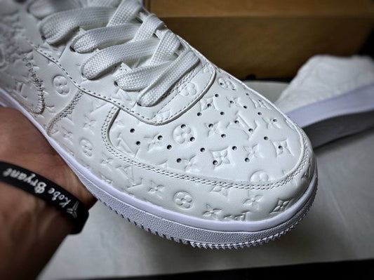 Nike, Louis Vuitton
Louis Vuitton x Nike Air Force 1 White