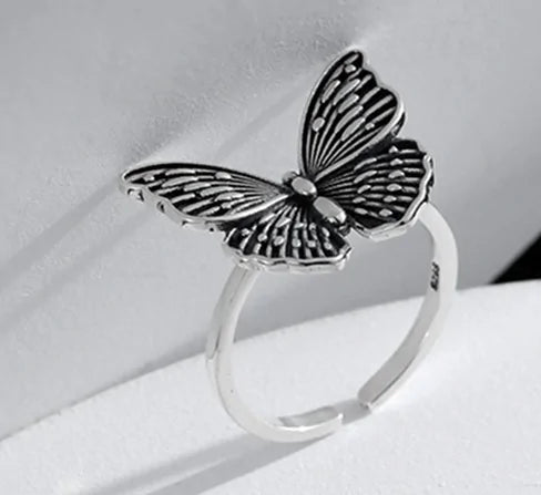 Vintage Silver Wings Metal Ring