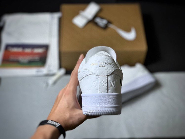 Nike, Louis Vuitton
Louis Vuitton x Nike Air Force 1 White