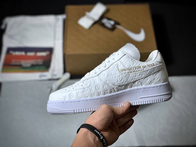 Nike, Louis Vuitton
Louis Vuitton x Nike Air Force 1 White