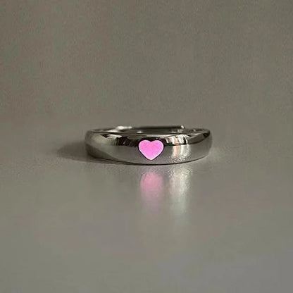 Luminous heart-shaped finger ring