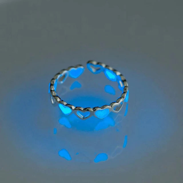 Luminous heart-shaped finger ring