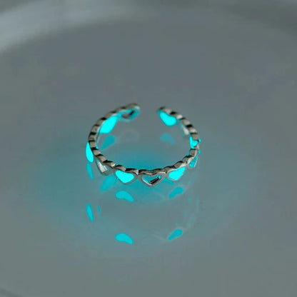 Luminous heart-shaped finger ring